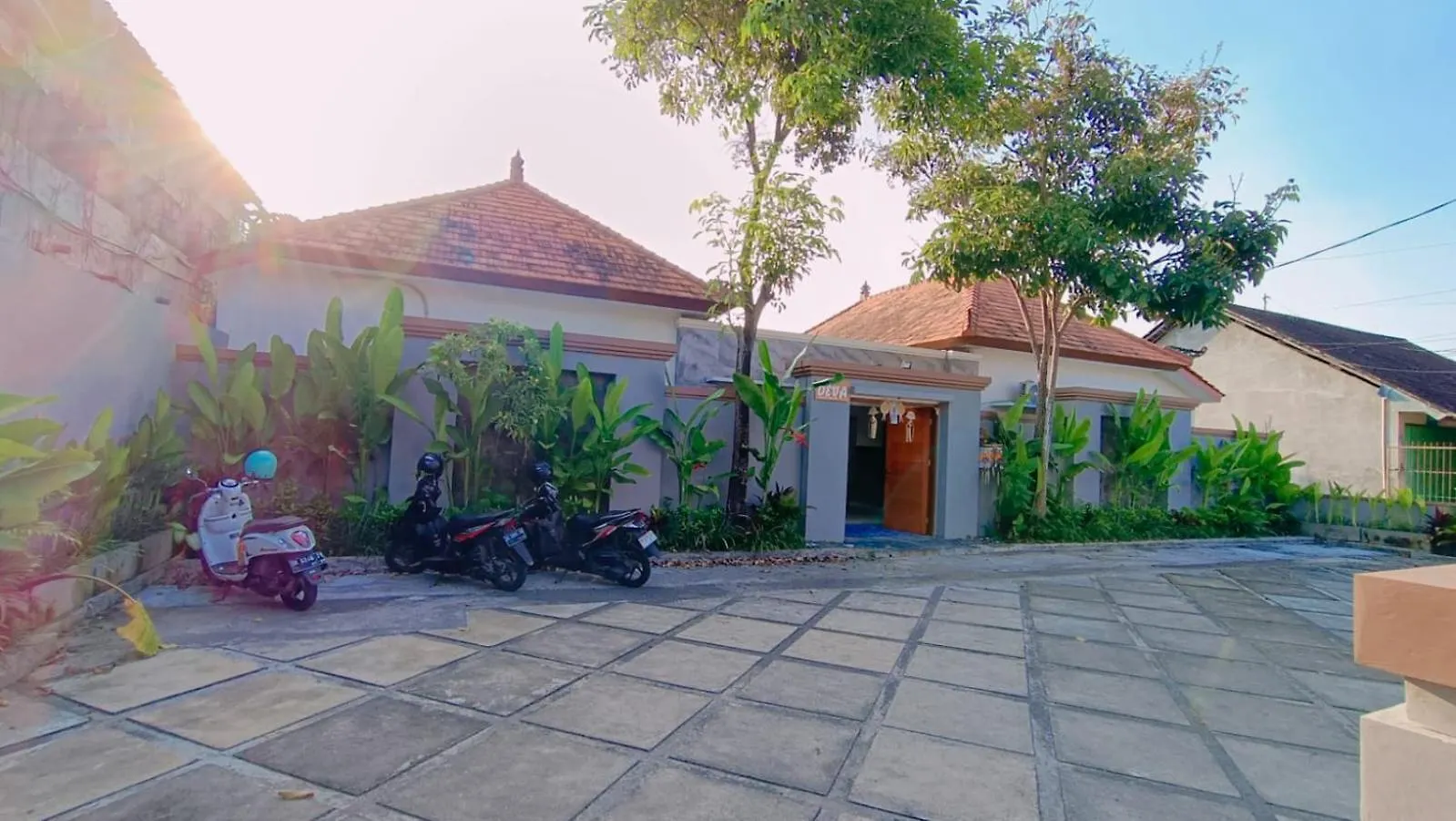 Deva Guest House - Kerobokan 세미냑